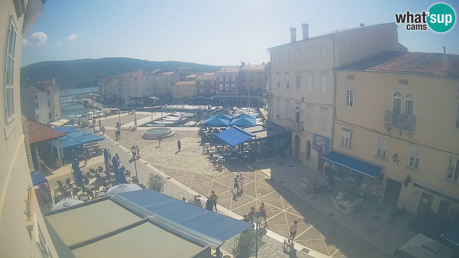 LIVE cam Cres città – piazza principale e “mandrač” – isola di Cherso – Croazia