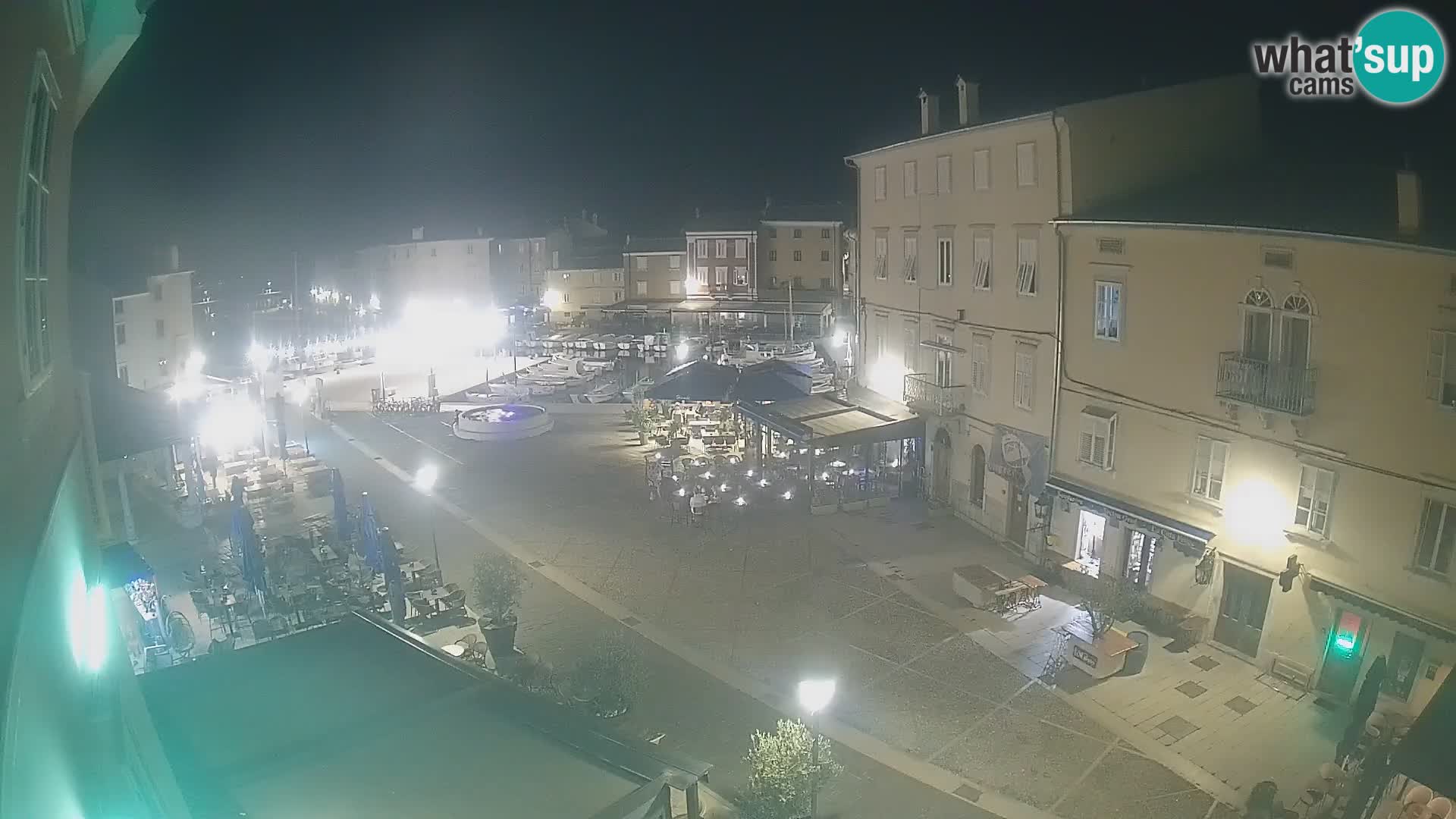 LIVE cam Cres city – place principale et “mandrač” – île de Cres – Croatie