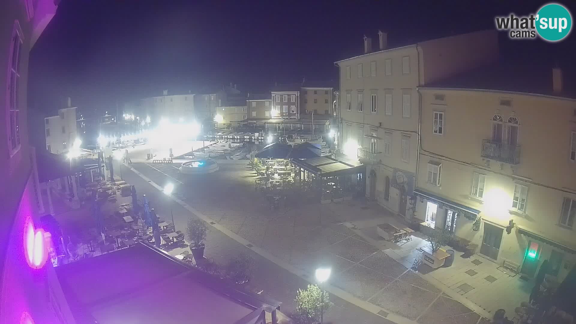 LIVE cam Cres city – place principale et “mandrač” – île de Cres – Croatie