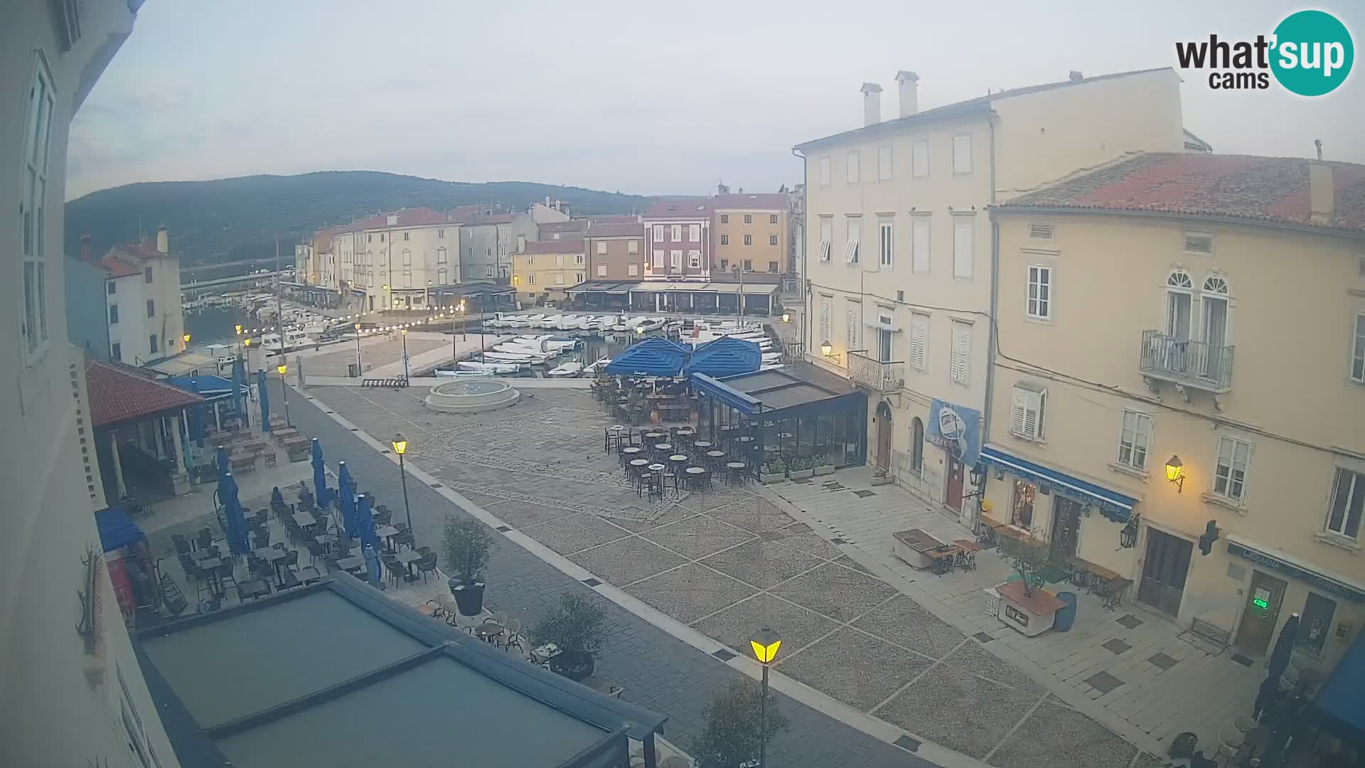 LIVE cam Cres città – piazza principale e “mandrač” – isola di Cherso – Croazia