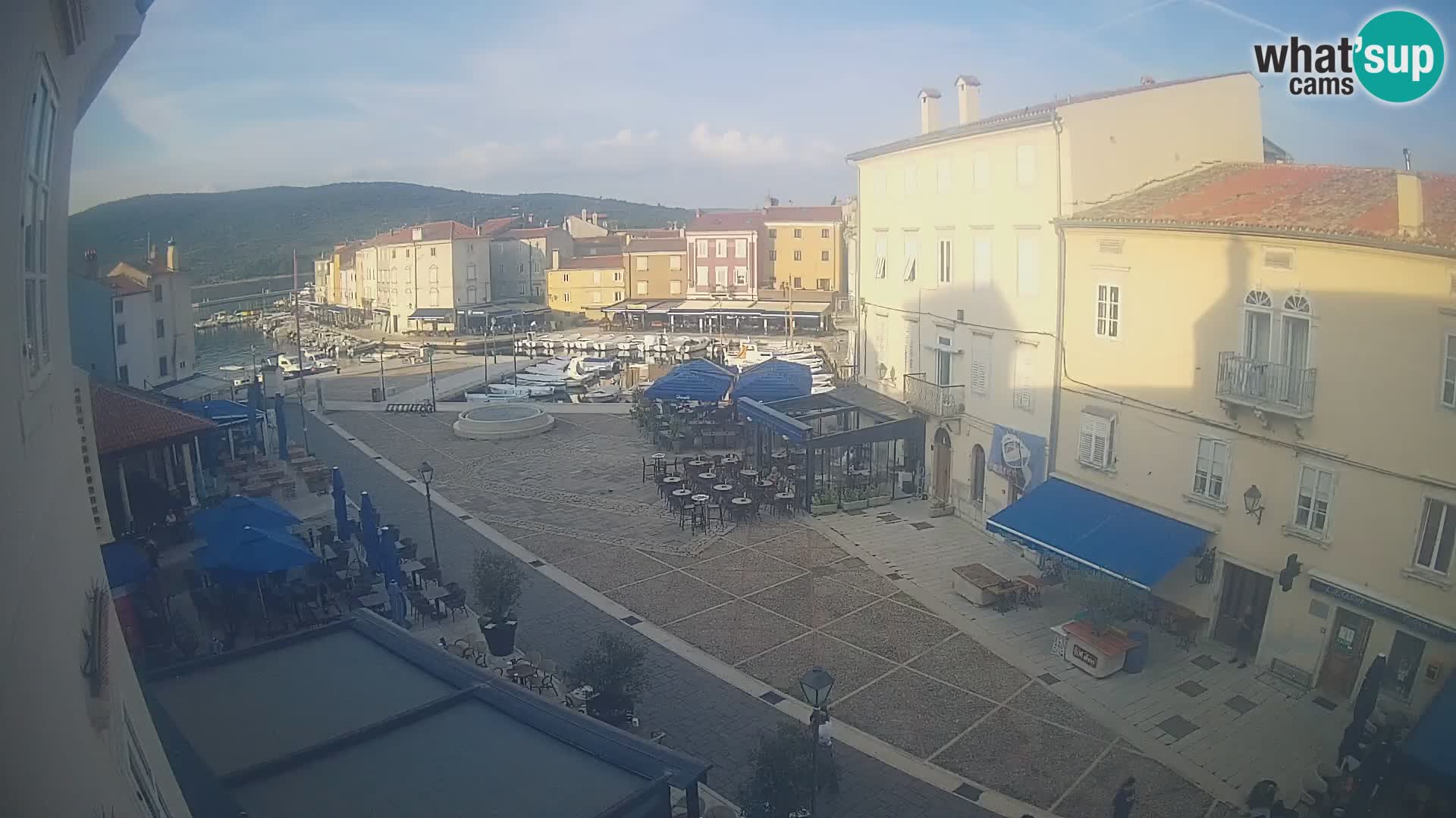LIVE cam Cres Stadt – Hauptplatz und “mandrač” – Cres Insel – Kroatien