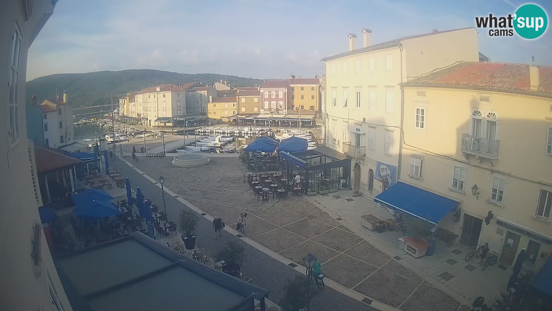 LIVE cam Cres Stadt – Hauptplatz und “mandrač” – Cres Insel – Kroatien