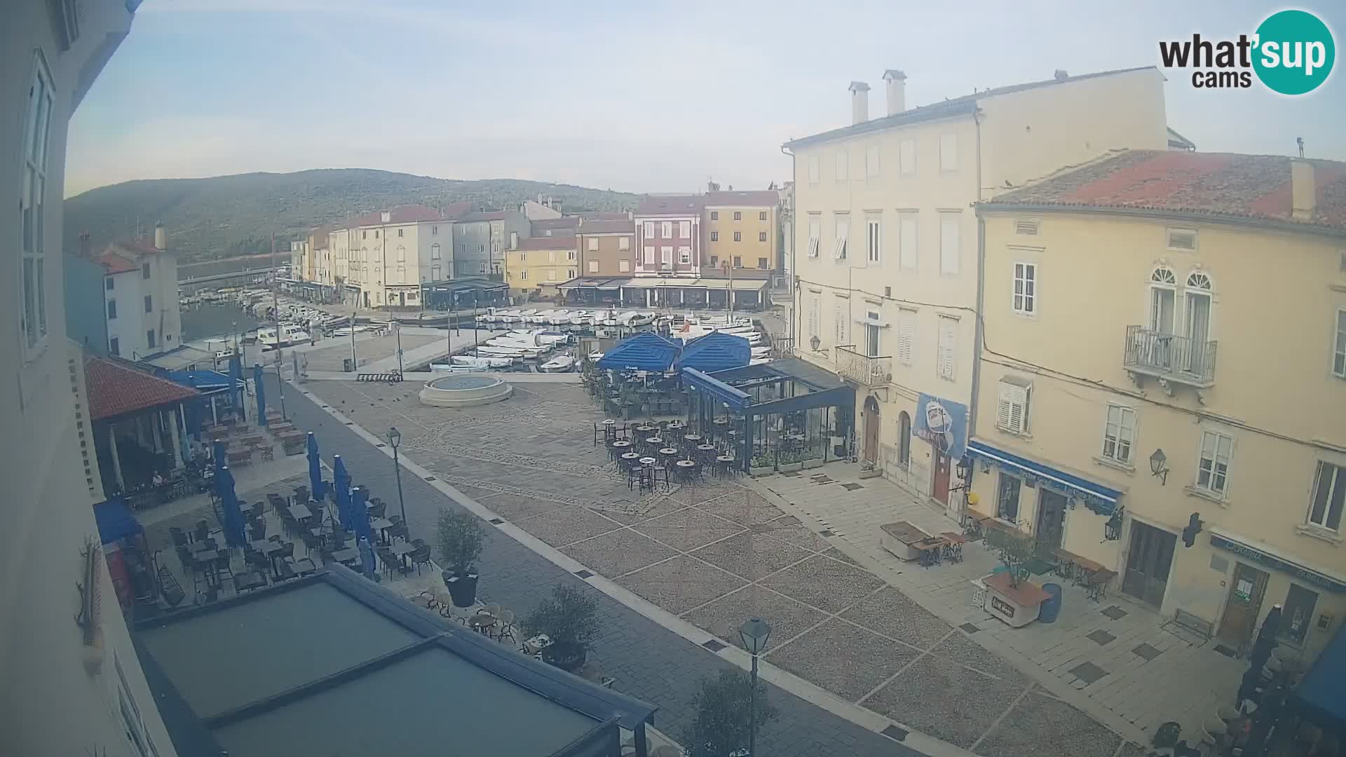 LIVE cam Cres Stadt – Hauptplatz und “mandrač” – Cres Insel – Kroatien