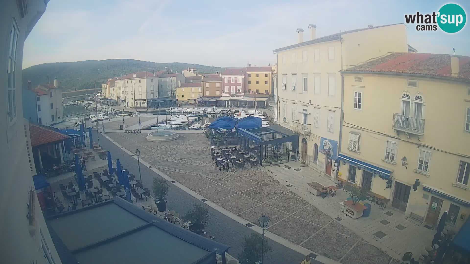 LIVE cam Cres Stadt – Hauptplatz und “mandrač” – Cres Insel – Kroatien