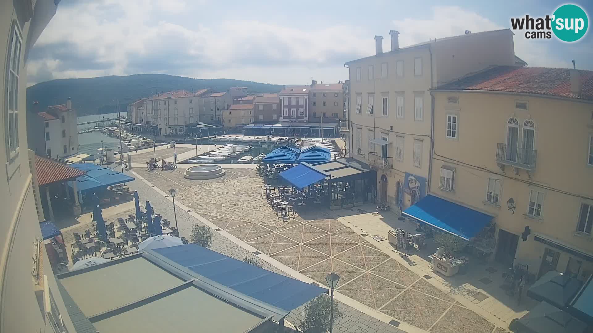 LIVE cam Cres città – piazza principale e “mandrač” – isola di Cherso – Croazia