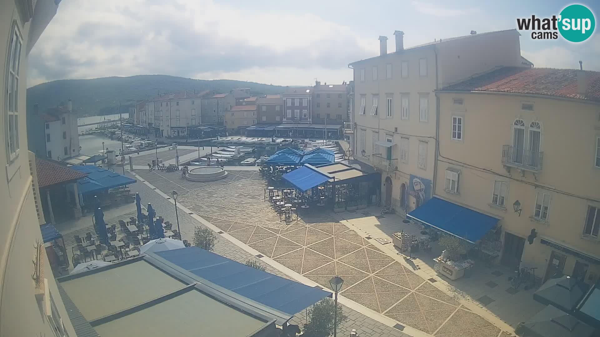 LIVE cam Cres città – piazza principale e “mandrač” – isola di Cherso – Croazia