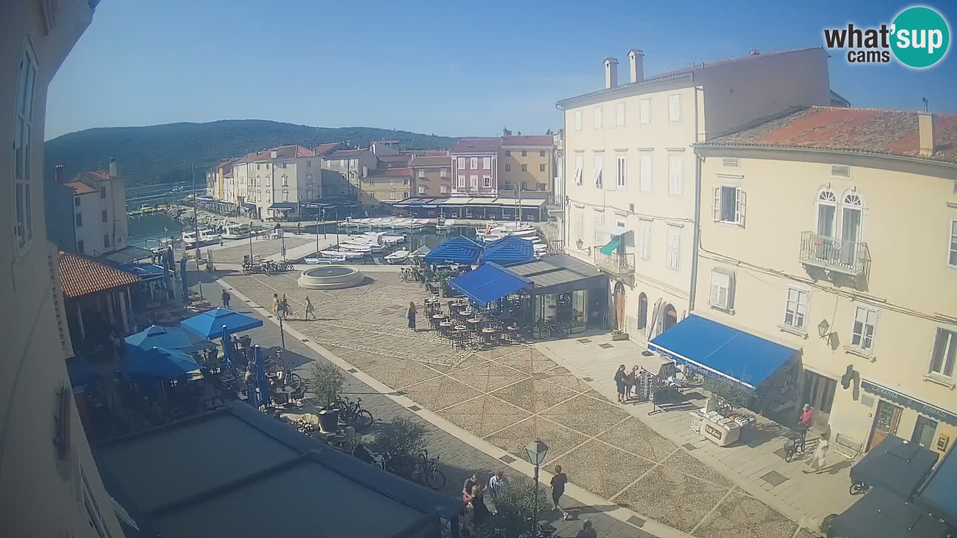 LIVE cam Cres città – piazza principale e “mandrač” – isola di Cherso – Croazia