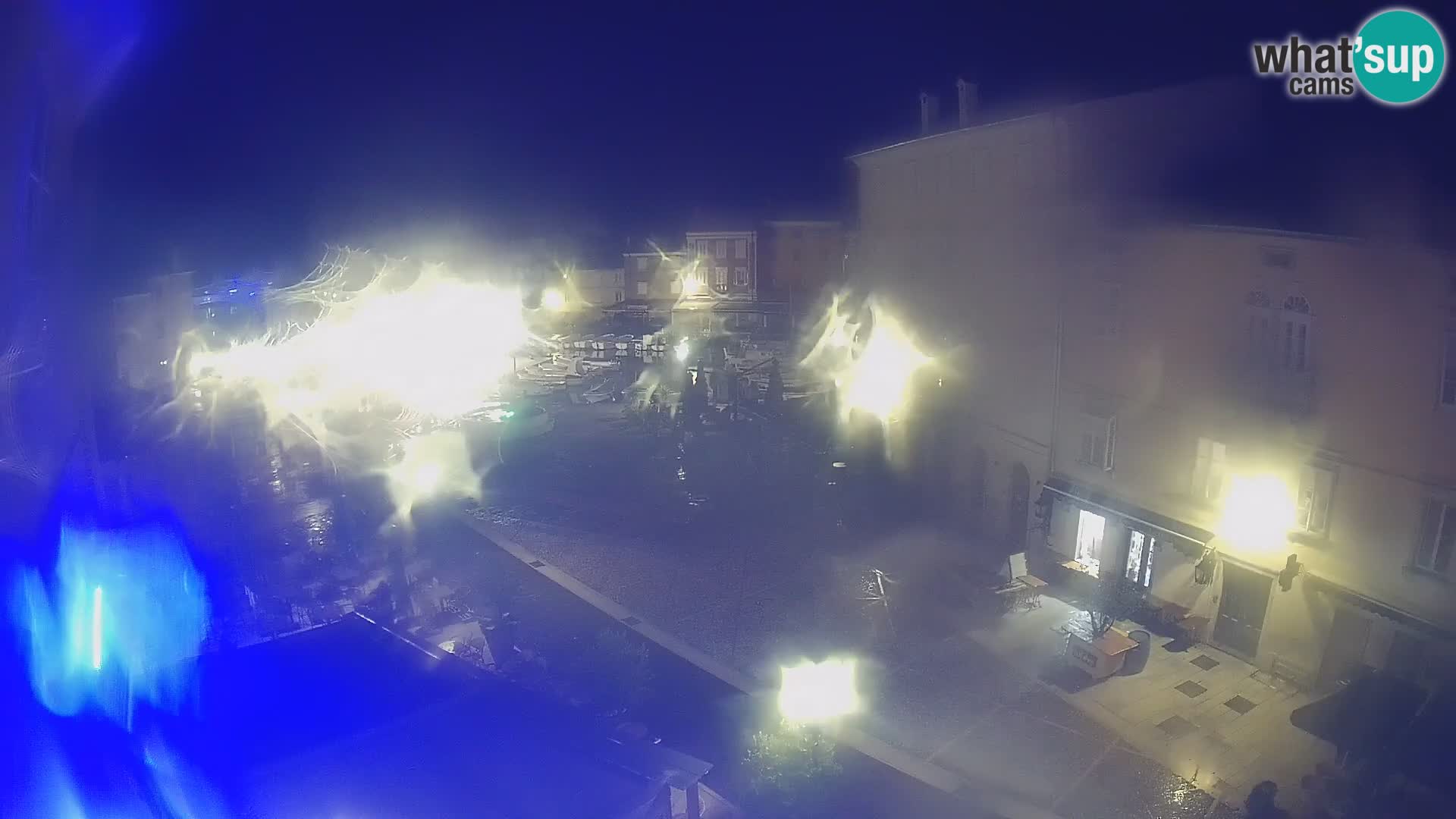 Kamera v ŽIVO Cres mesto – glavni trg in “mandrač” – otok Cres – Hrvaška