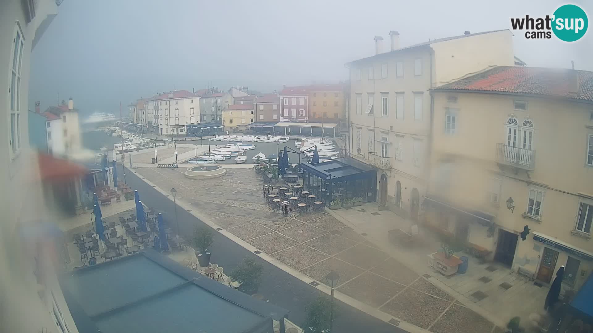 LIVE cam Cres city – place principale et “mandrač” – île de Cres – Croatie