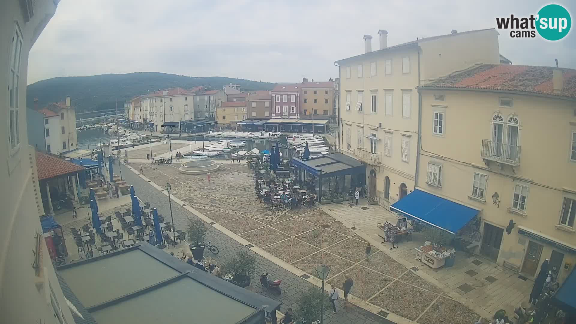 LIVE cam Cres città – piazza principale e “mandrač” – isola di Cherso – Croazia