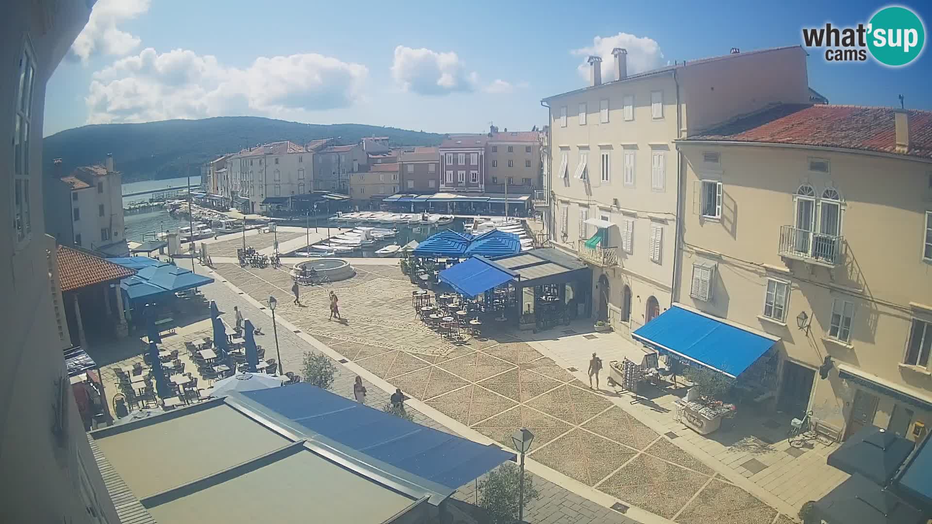 LIVE cam Cres city – place principale et “mandrač” – île de Cres – Croatie