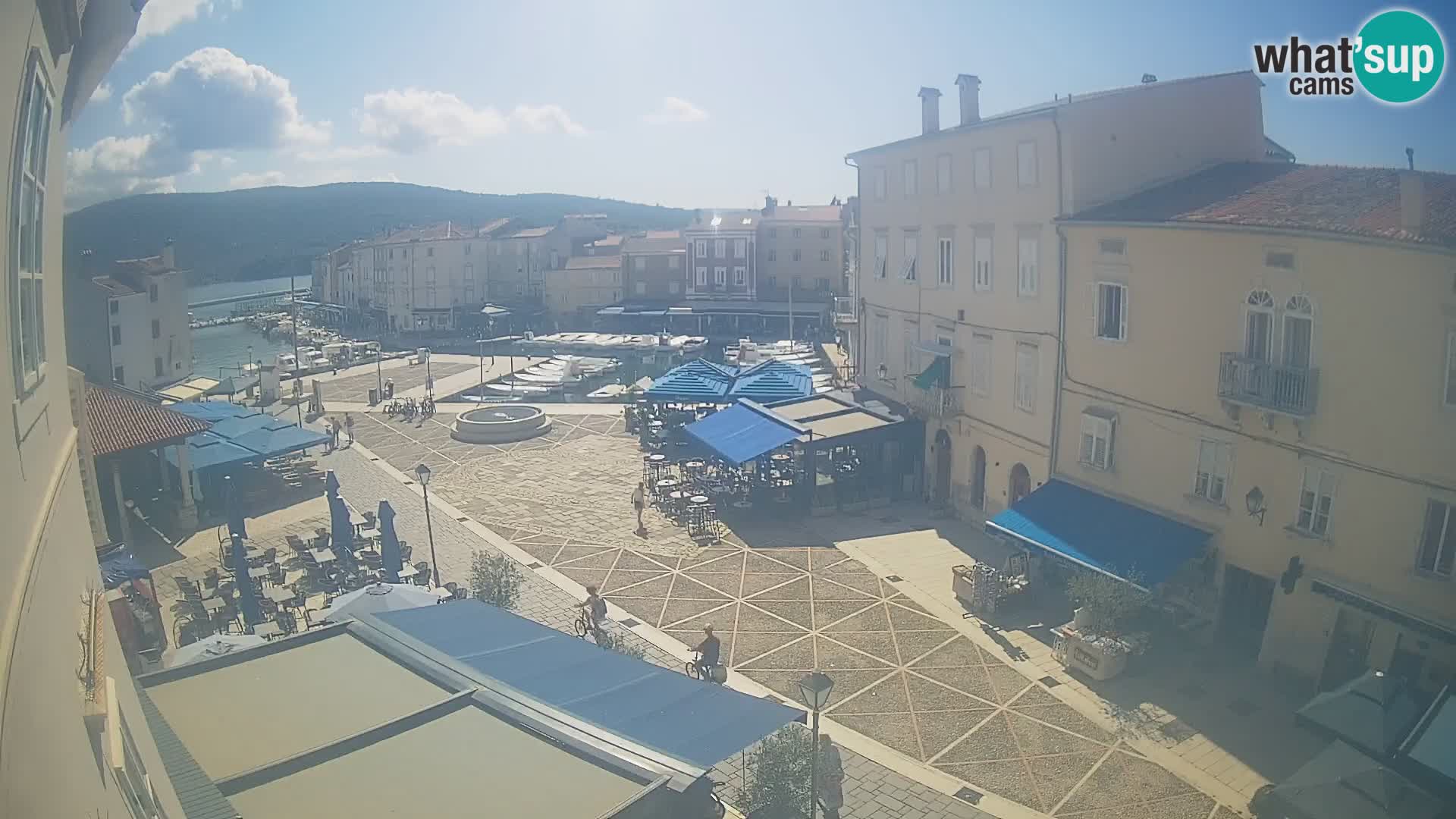 LIVE cam Cres Stadt – Hauptplatz und “mandrač” – Cres Insel – Kroatien