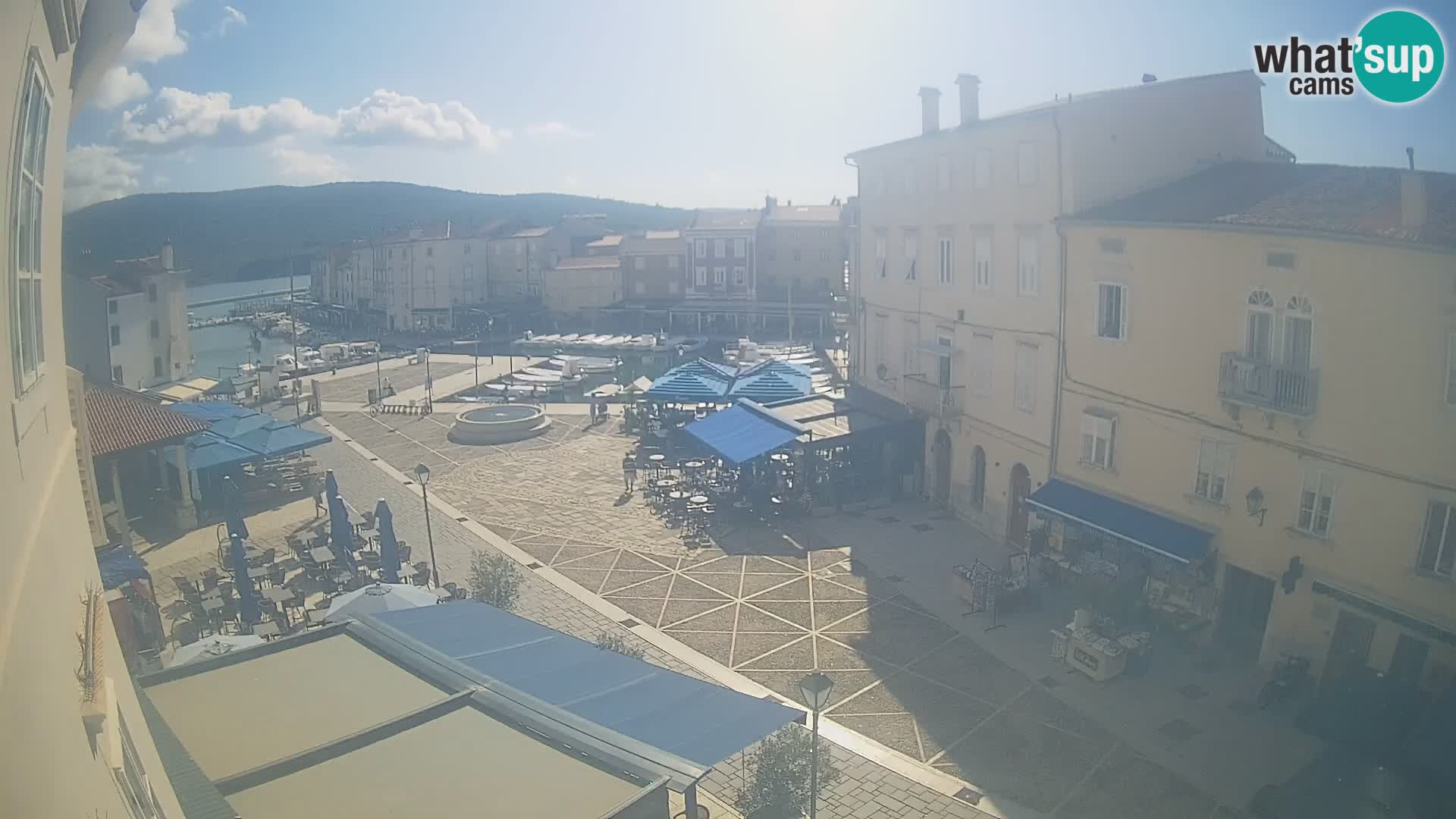 LIVE cam Cres Stadt – Hauptplatz und “mandrač” – Cres Insel – Kroatien