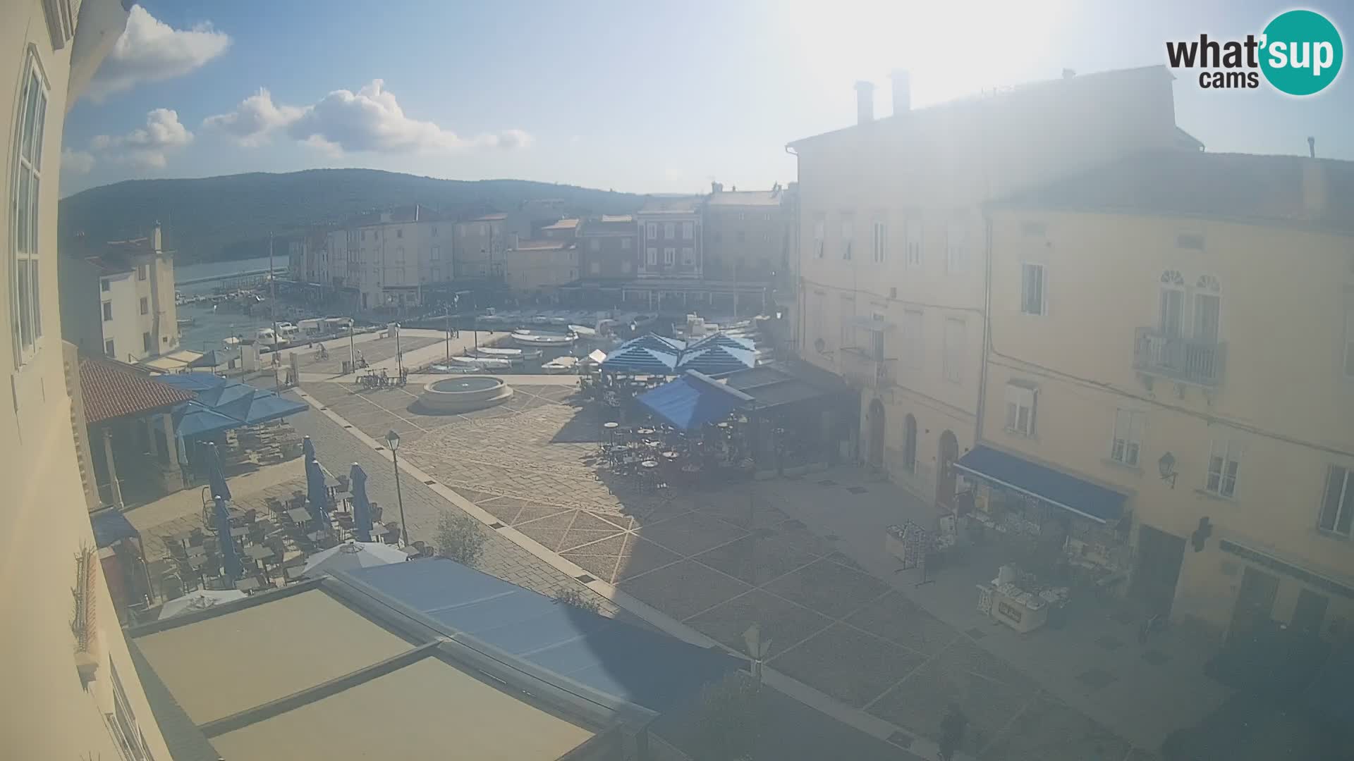 LIVE cam Cres città – piazza principale e “mandrač” – isola di Cherso – Croazia