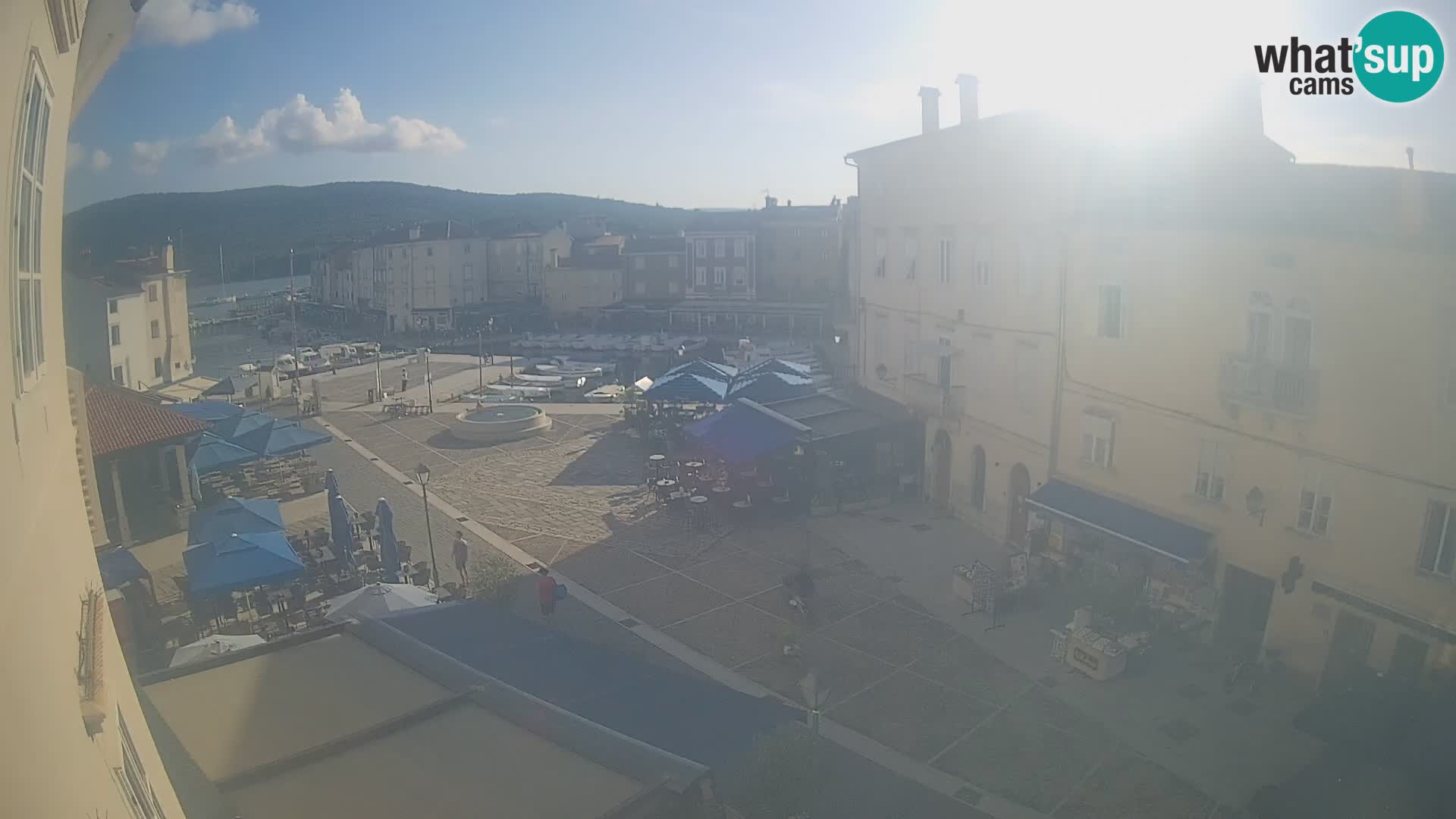 LIVE cam Cres Stadt – Hauptplatz und “mandrač” – Cres Insel – Kroatien