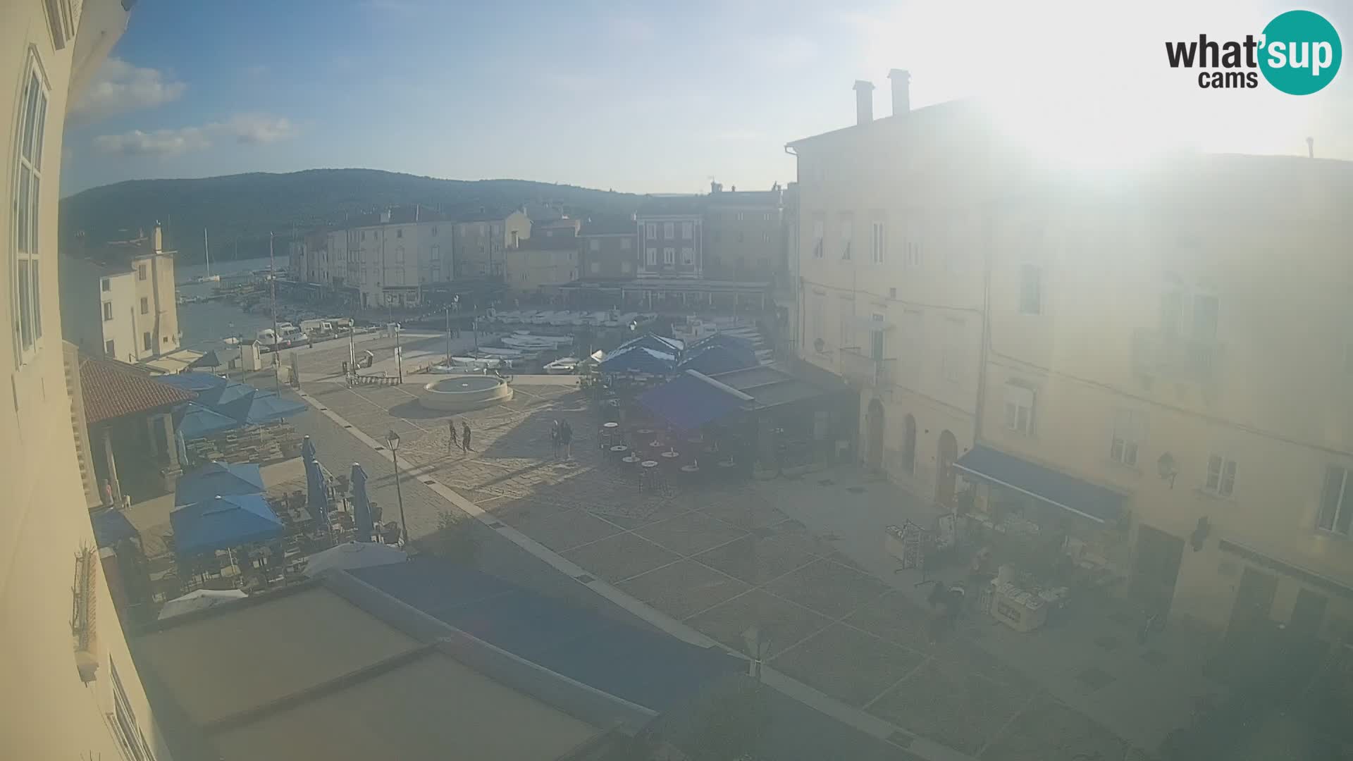 LIVE cam Cres Stadt – Hauptplatz und “mandrač” – Cres Insel – Kroatien