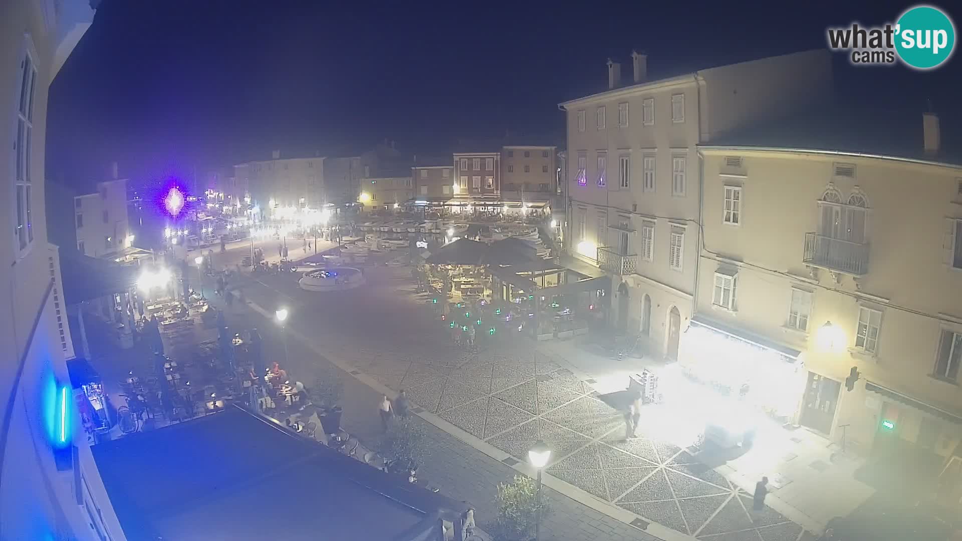 LIVE cam Cres city – place principale et “mandrač” – île de Cres – Croatie