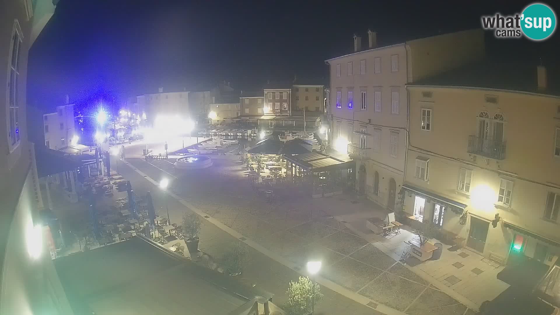 LIVE cam Cres Stadt – Hauptplatz und “mandrač” – Cres Insel – Kroatien