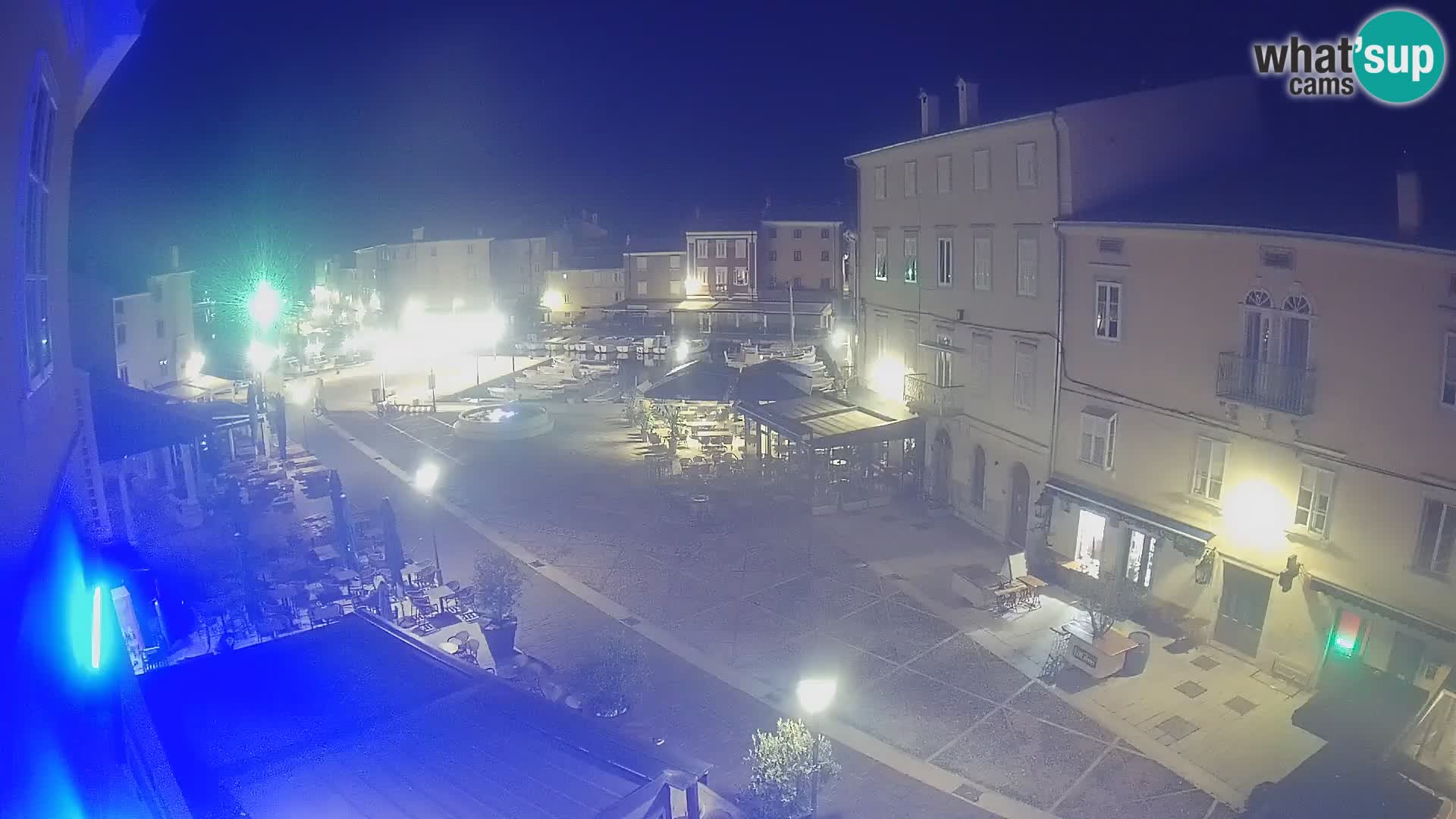 Cámara en vivo ciudad de Cres – plaza principal y “mandrač” – isla de Cres – Croacia