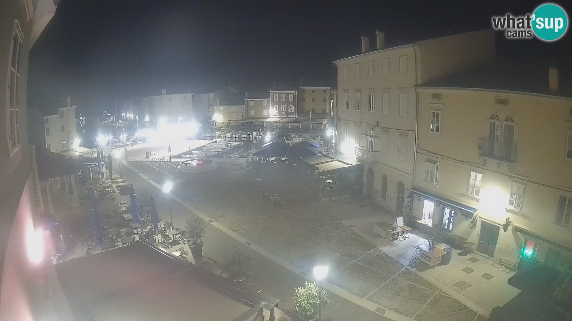LIVE cam Cres city – place principale et “mandrač” – île de Cres – Croatie
