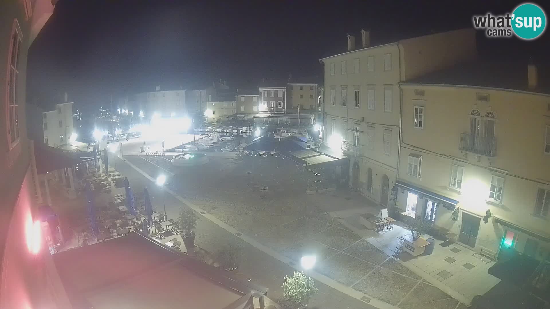 Cámara en vivo ciudad de Cres – plaza principal y “mandrač” – isla de Cres – Croacia
