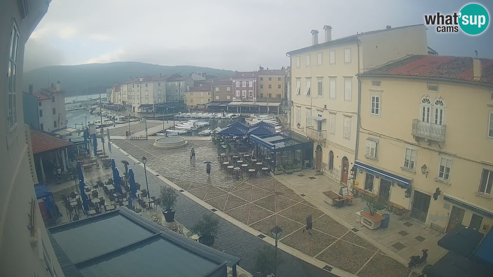 LIVE cam Cres Stadt – Hauptplatz und “mandrač” – Cres Insel – Kroatien
