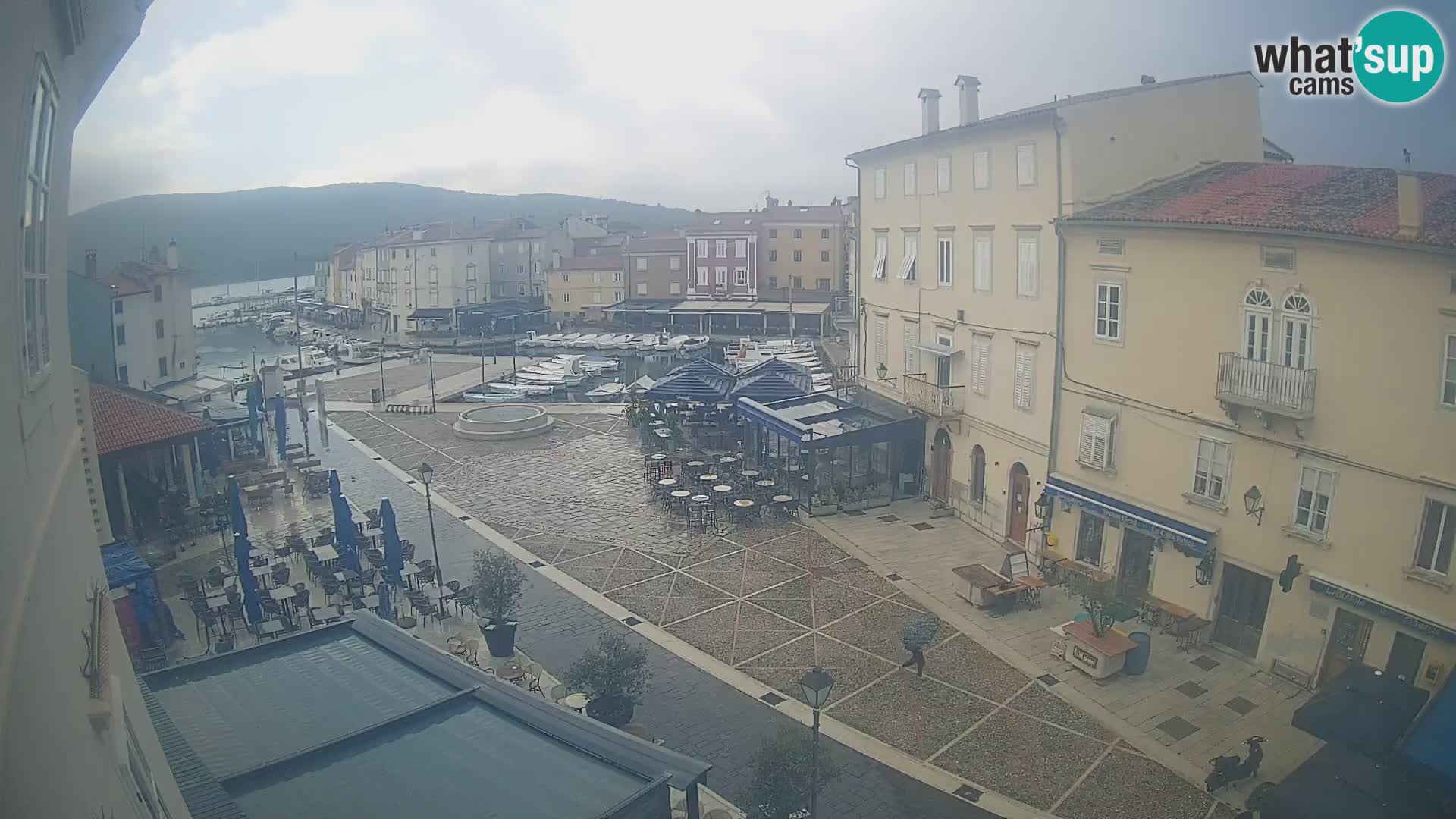 LIVE cam Cres città – piazza principale e “mandrač” – isola di Cherso – Croazia