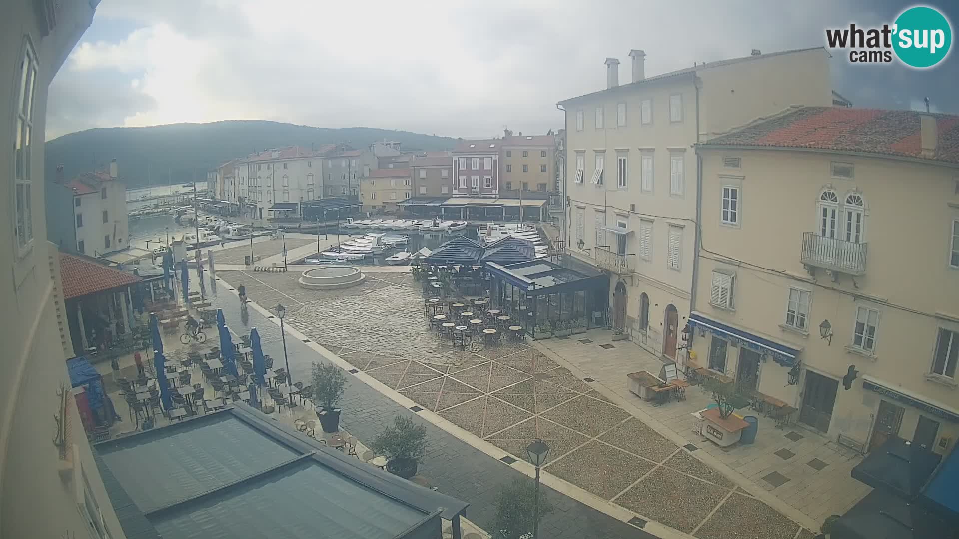 LIVE cam Cres città – piazza principale e “mandrač” – isola di Cherso – Croazia