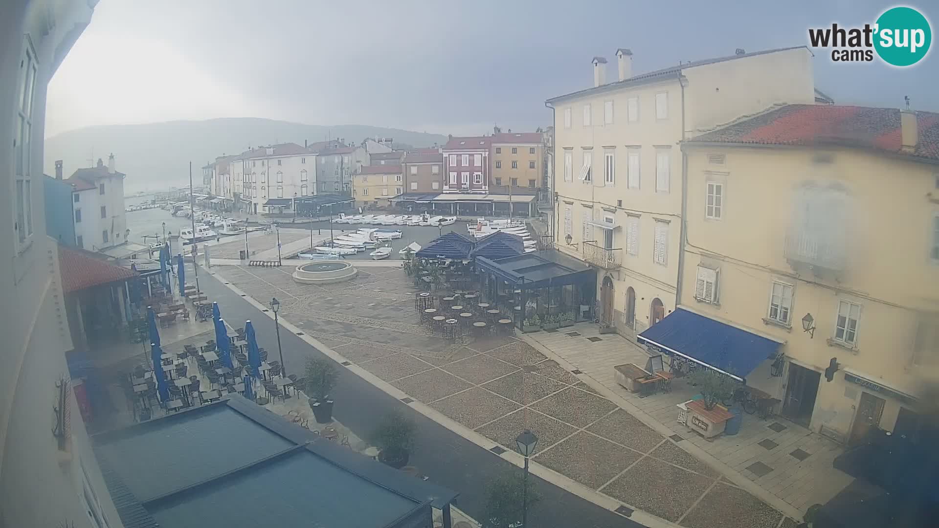 LIVE cam Cres Stadt – Hauptplatz und “mandrač” – Cres Insel – Kroatien