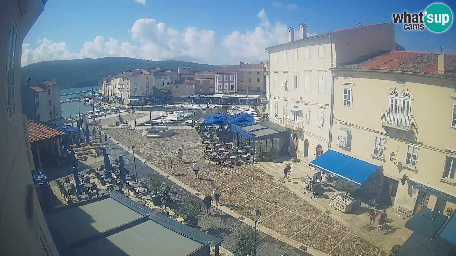 LIVE cam Cres città – piazza principale e “mandrač” – isola di Cherso – Croazia