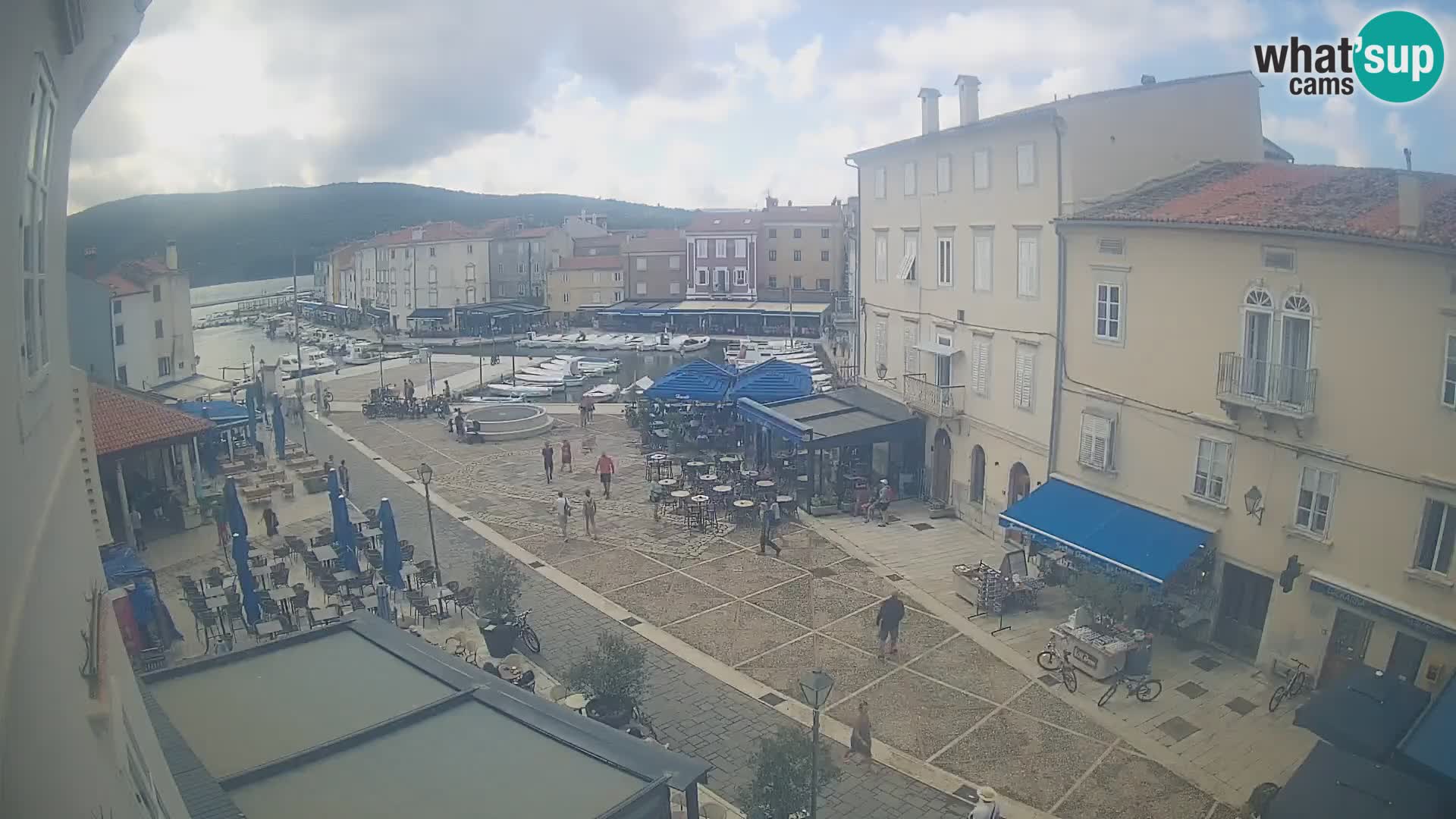 LIVE cam Cres città – piazza principale e “mandrač” – isola di Cherso – Croazia