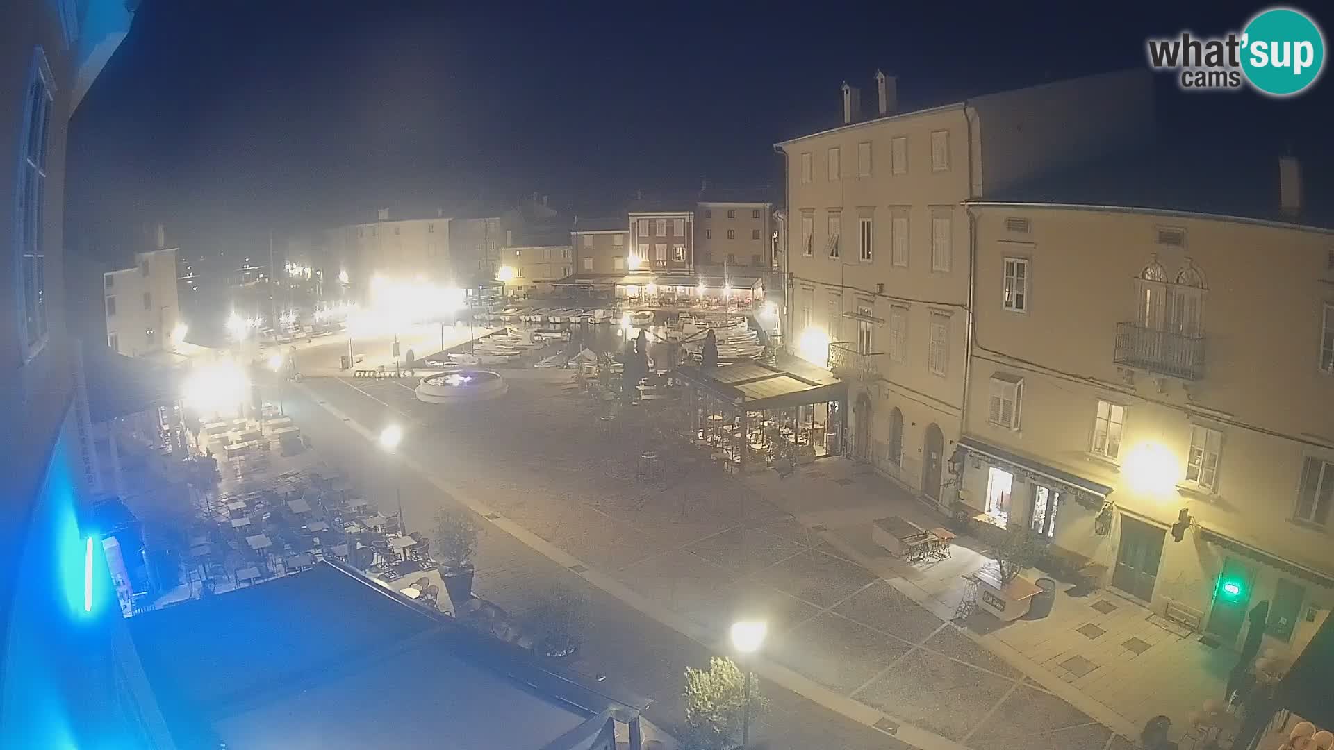 LIVE cam Cres city – place principale et “mandrač” – île de Cres – Croatie