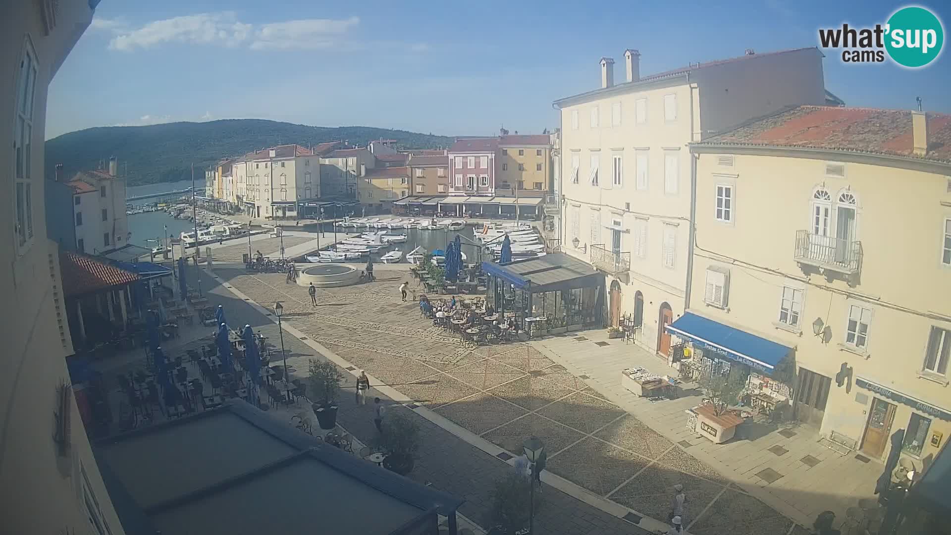 LIVE cam Cres città – piazza principale e “mandrač” – isola di Cherso – Croazia