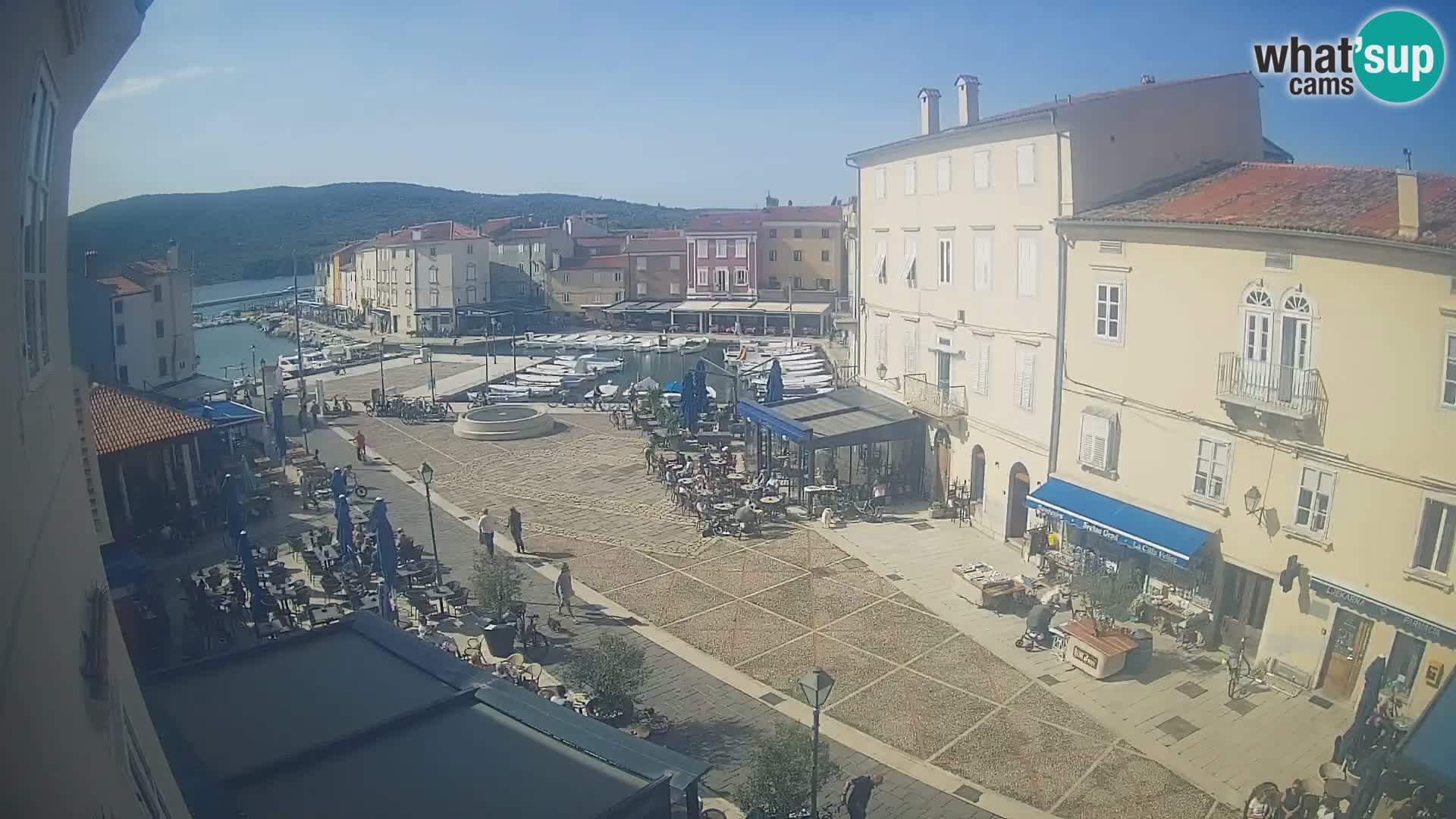 LIVE cam Cres Stadt – Hauptplatz und “mandrač” – Cres Insel – Kroatien