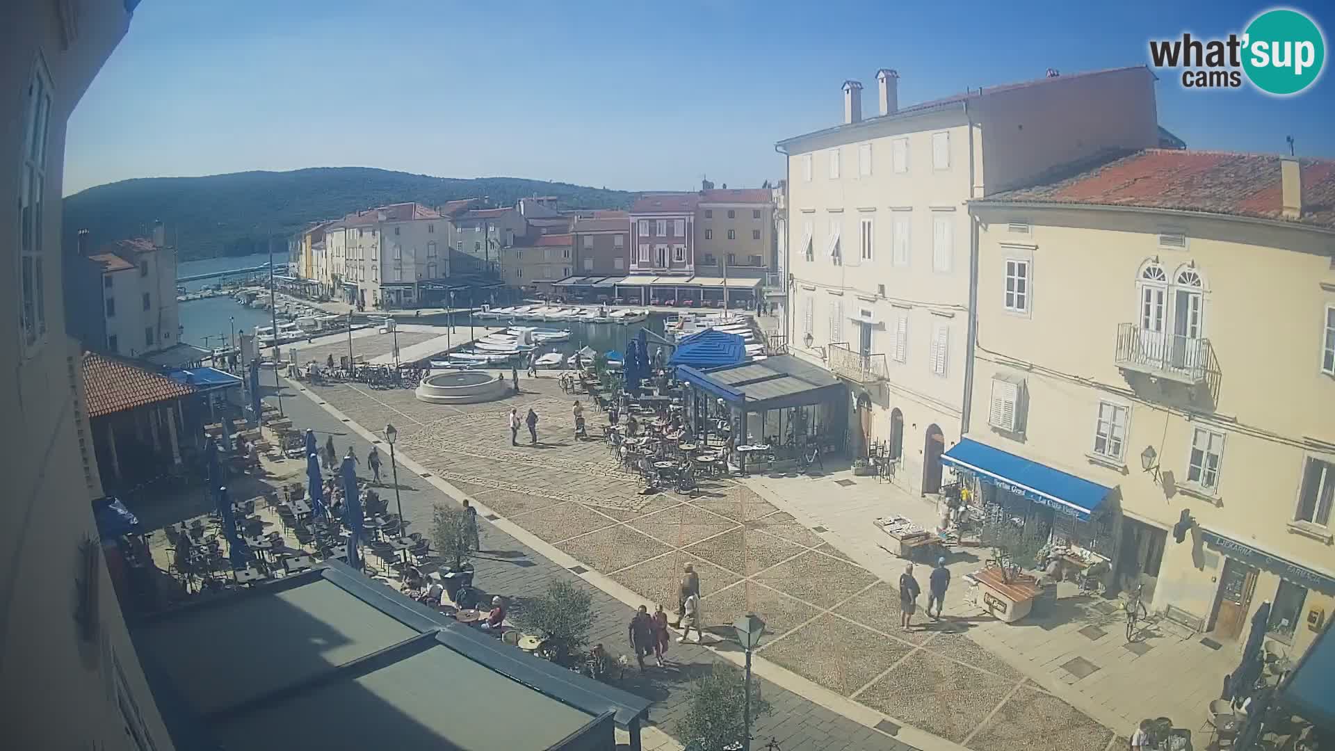 LIVE cam Cres città – piazza principale e “mandrač” – isola di Cherso – Croazia
