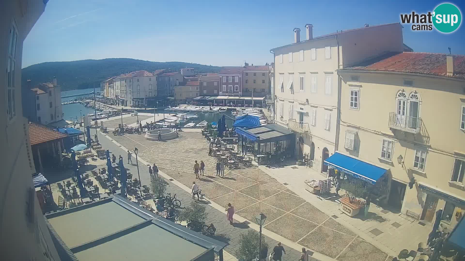 LIVE cam Cres Stadt – Hauptplatz und “mandrač” – Cres Insel – Kroatien