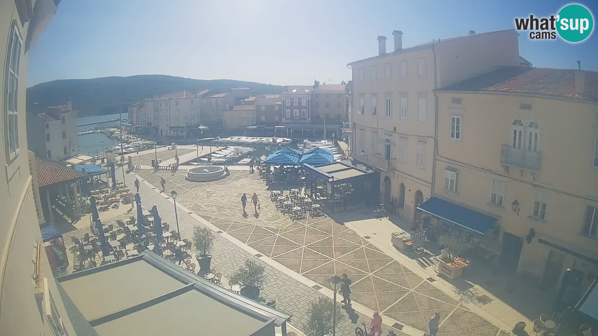LIVE cam Cres città – piazza principale e “mandrač” – isola di Cherso – Croazia