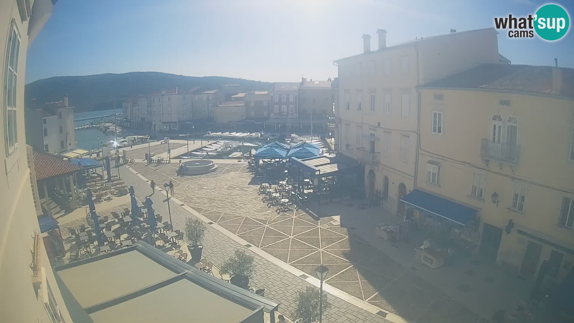 LIVE cam Cres città – piazza principale e “mandrač” – isola di Cherso – Croazia