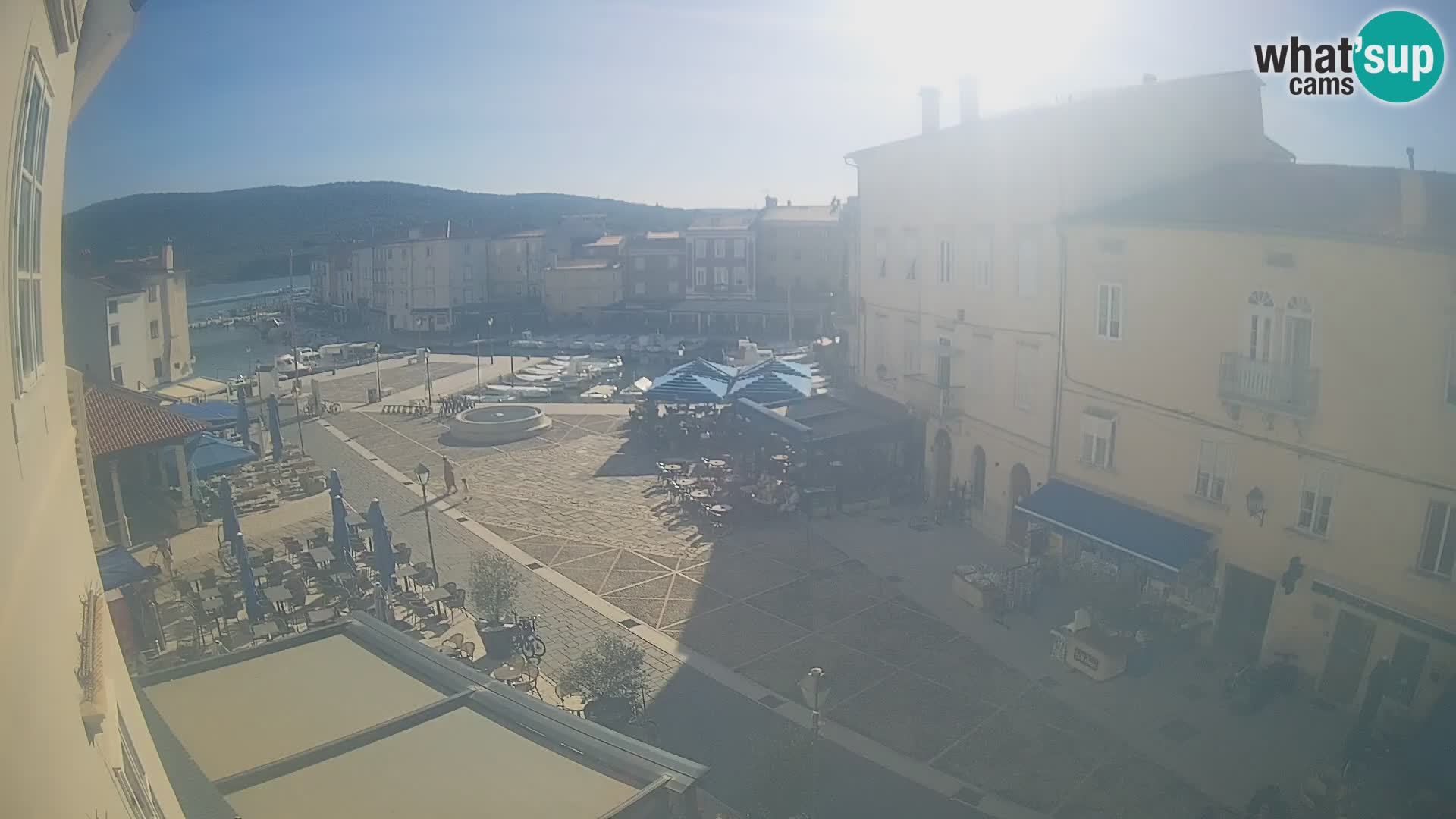 LIVE cam Cres città – piazza principale e “mandrač” – isola di Cherso – Croazia