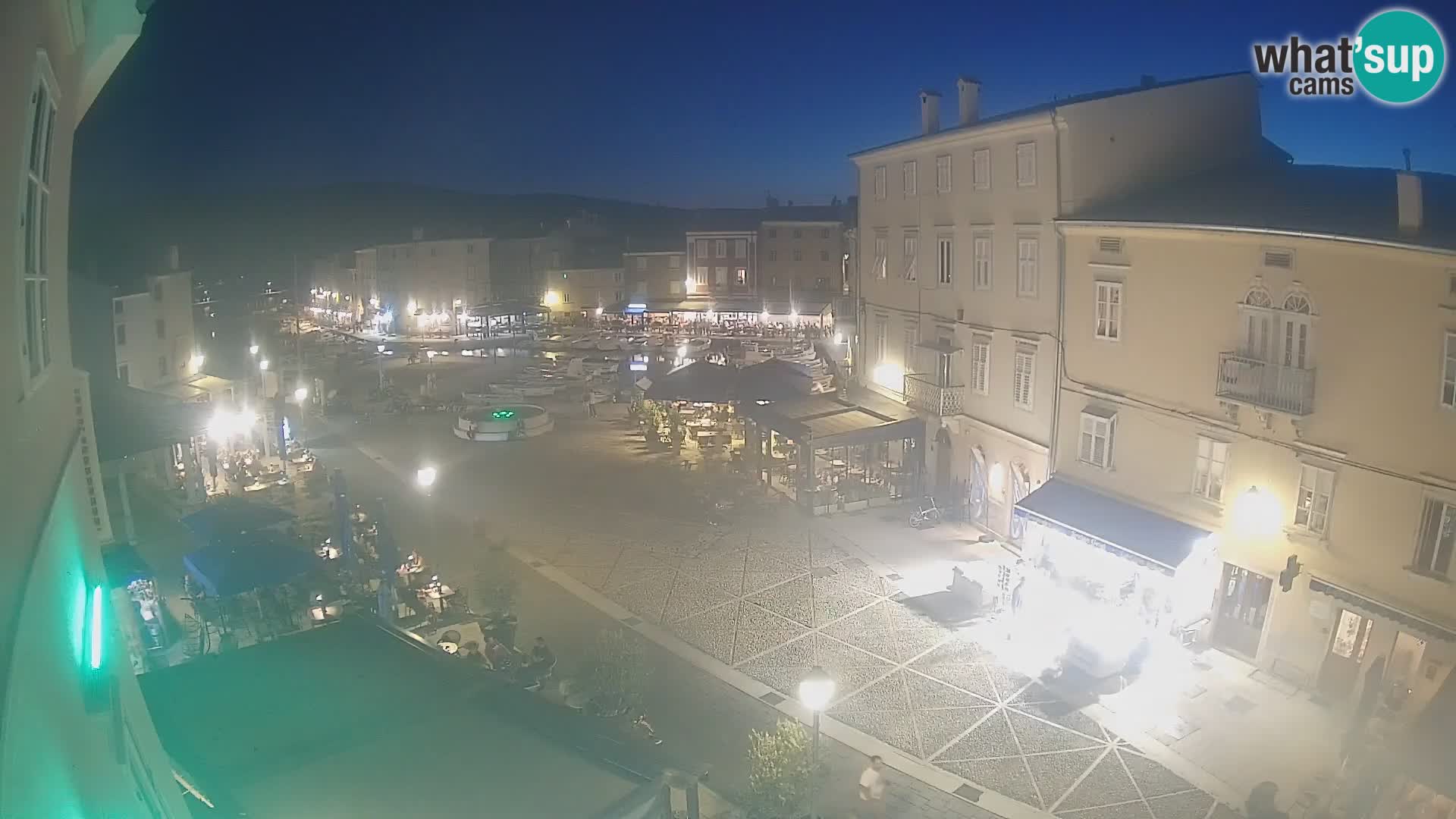 LIVE cam Cres città – piazza principale e “mandrač” – isola di Cherso – Croazia