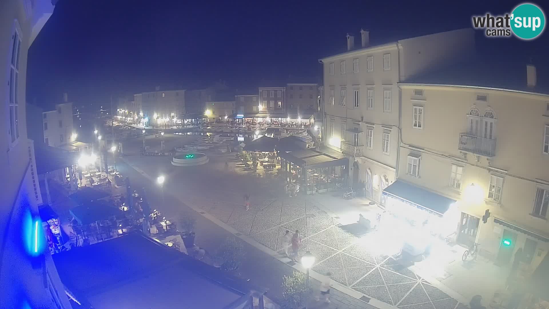 LIVE cam Cres city – place principale et “mandrač” – île de Cres – Croatie