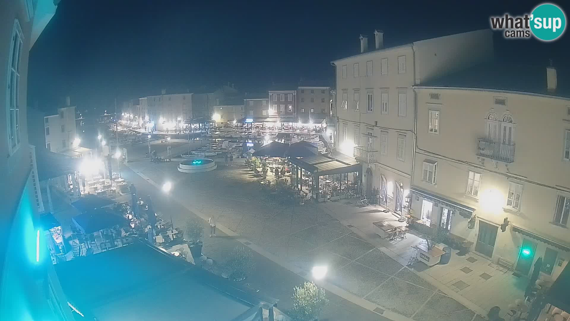 LIVE cam Cres Stadt – Hauptplatz und “mandrač” – Cres Insel – Kroatien