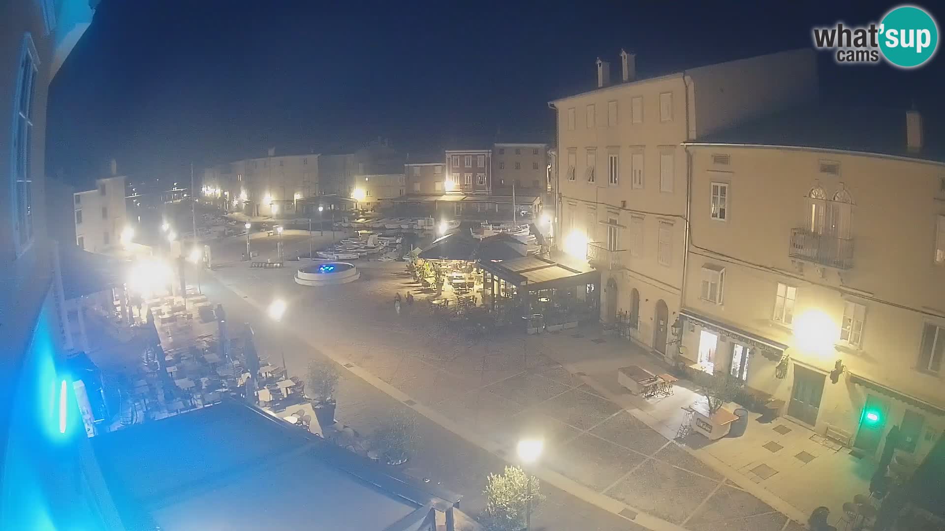 LIVE cam Cres city – place principale et “mandrač” – île de Cres – Croatie