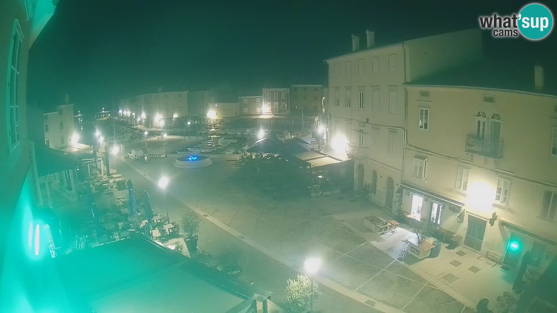 LIVE cam Cres city – place principale et “mandrač” – île de Cres – Croatie