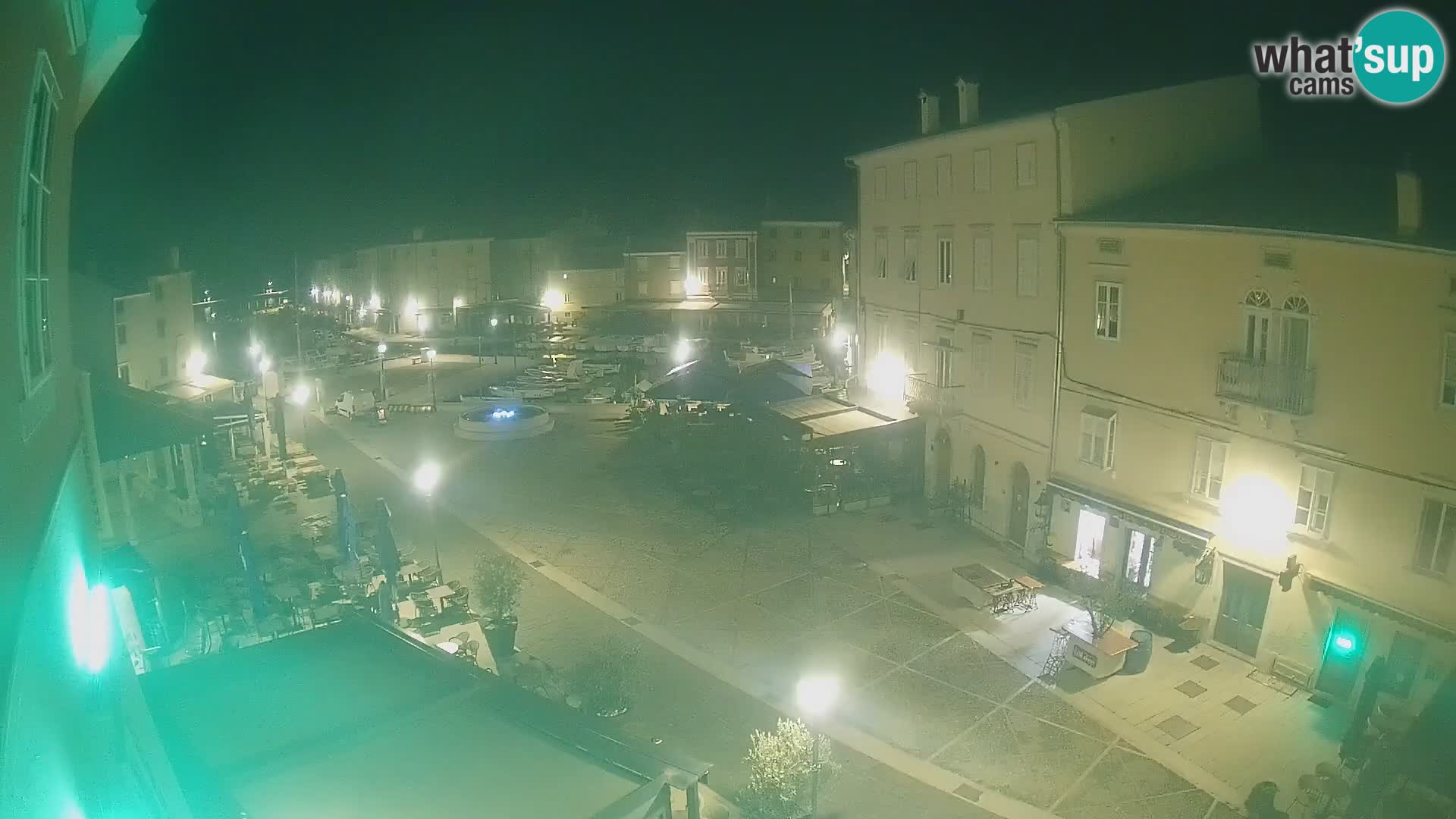 Kamera v ŽIVO Cres mesto – glavni trg in “mandrač” – otok Cres – Hrvaška