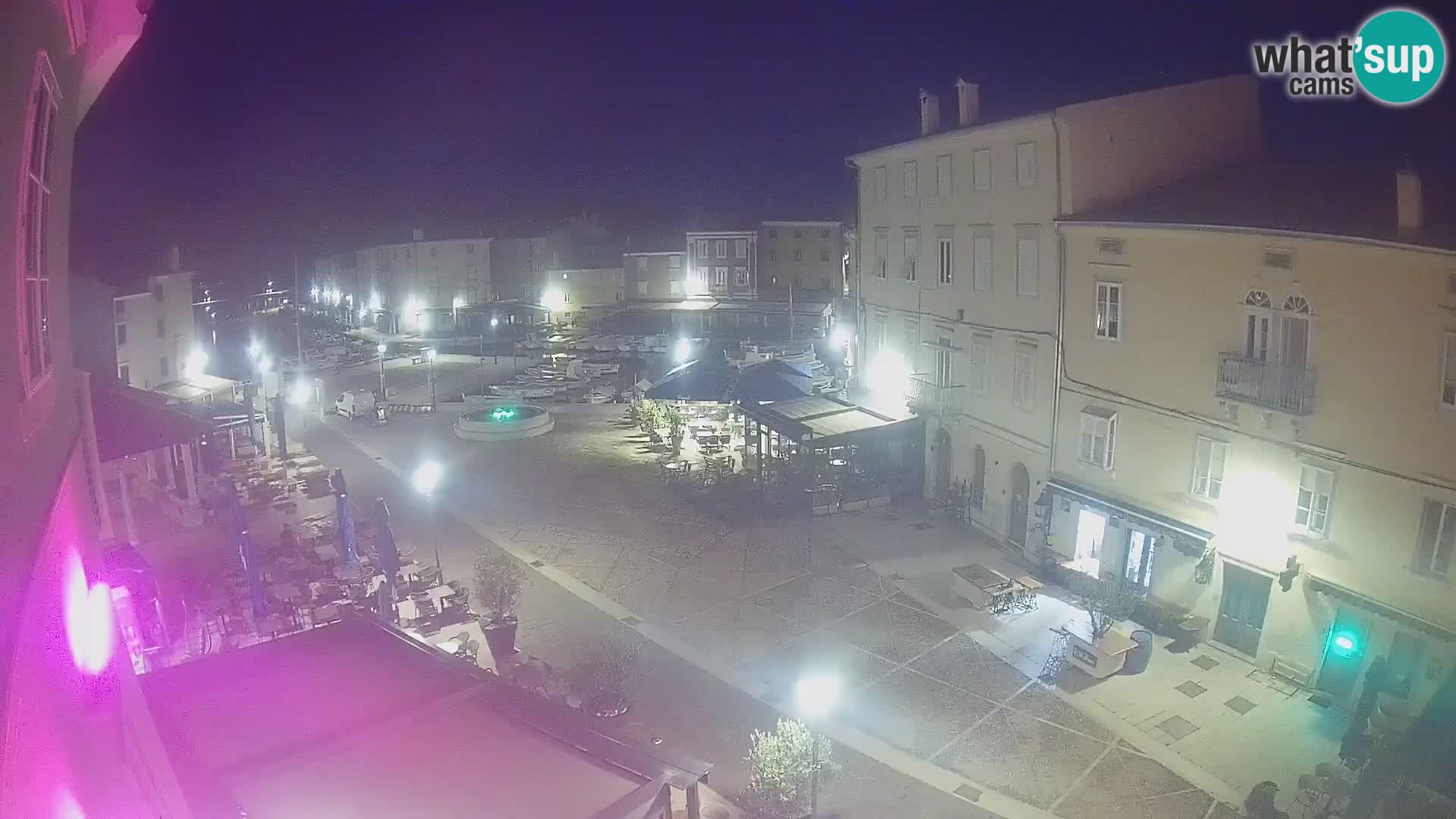 LIVE cam Cres city – place principale et “mandrač” – île de Cres – Croatie