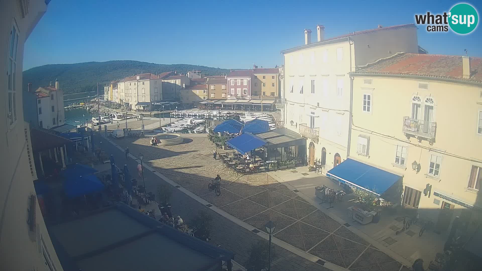 LIVE cam Cres Stadt – Hauptplatz und “mandrač” – Cres Insel – Kroatien