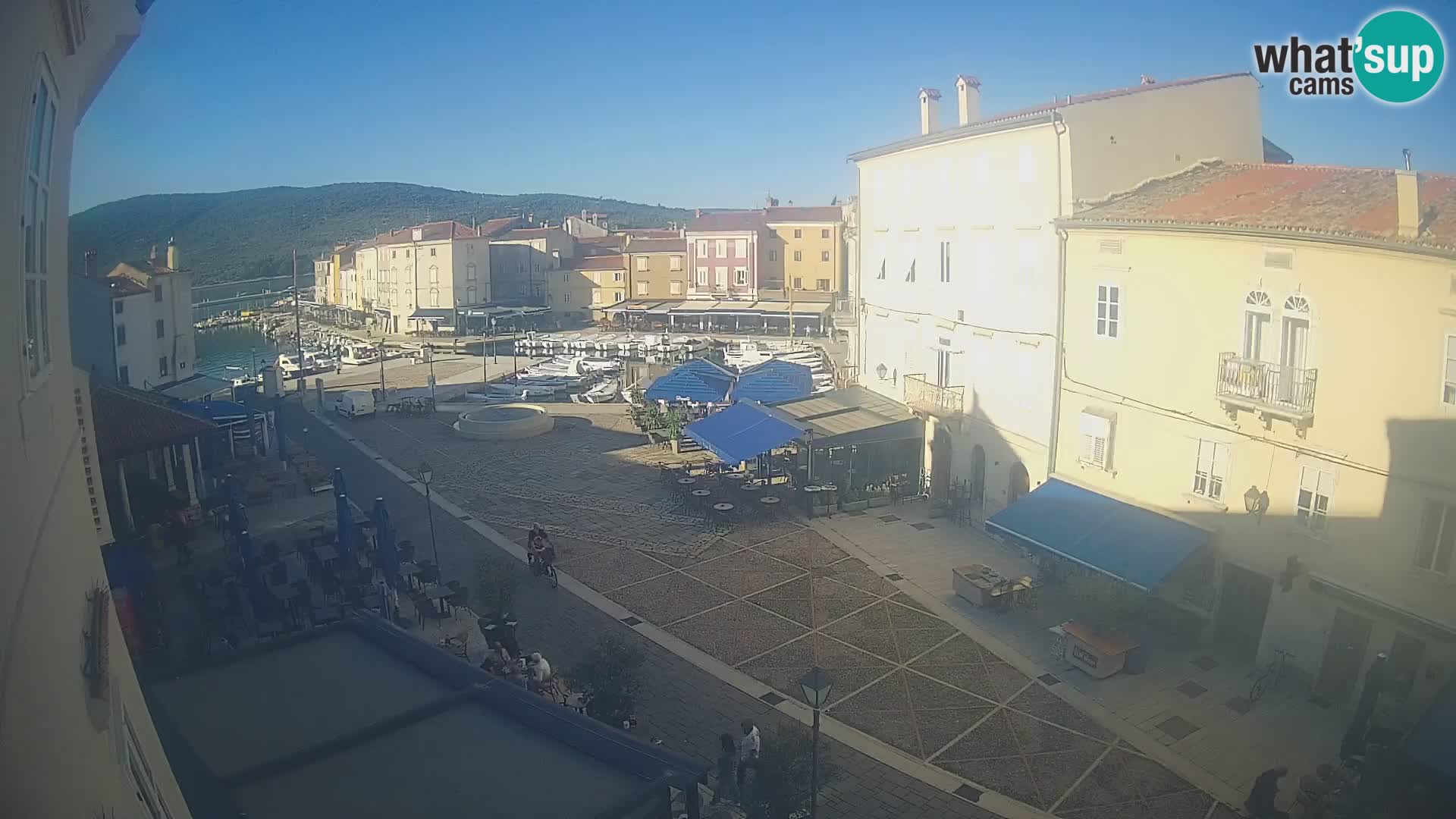 LIVE cam Cres Stadt – Hauptplatz und “mandrač” – Cres Insel – Kroatien
