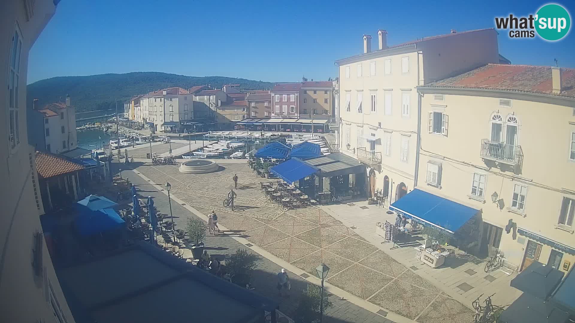 LIVE cam Cres Stadt – Hauptplatz und “mandrač” – Cres Insel – Kroatien
