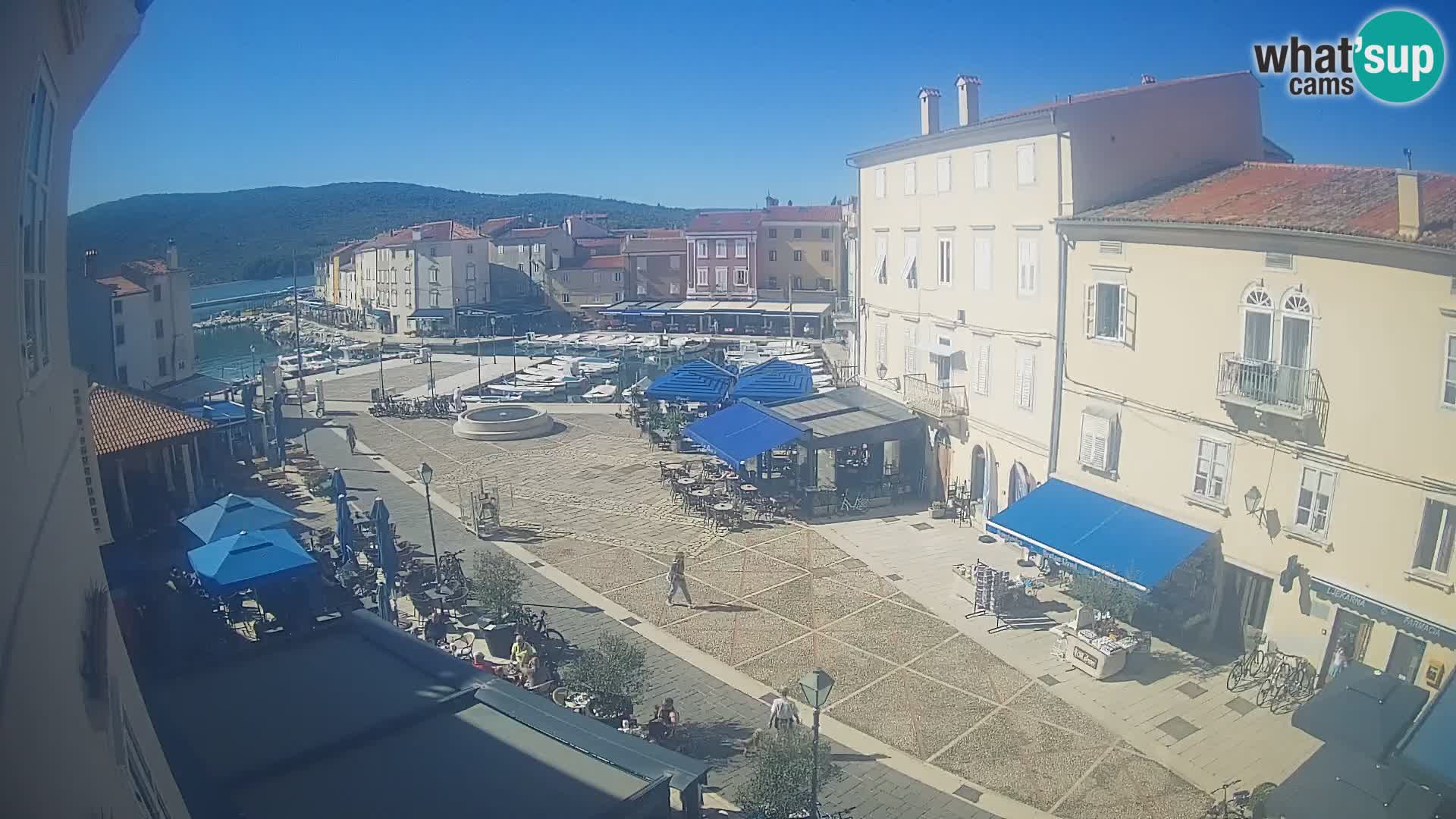 Kamera v ŽIVO Cres mesto – glavni trg in “mandrač” – otok Cres – Hrvaška